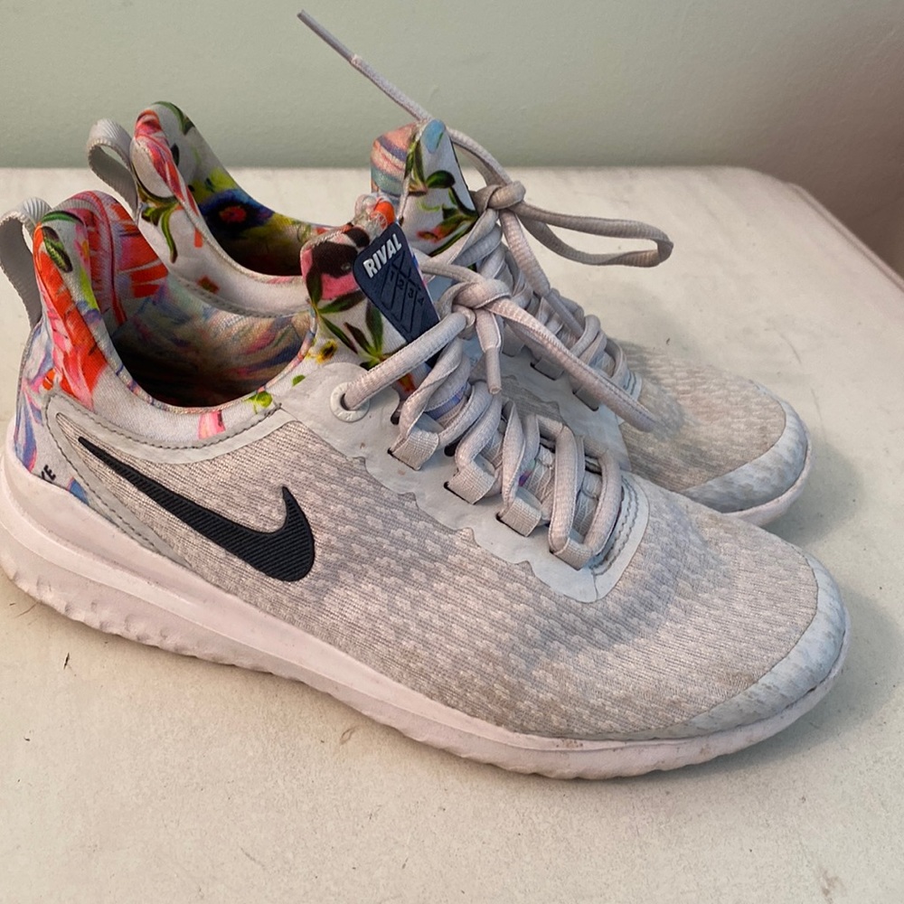 Nike Renew Rival AV2606-001 running shoes